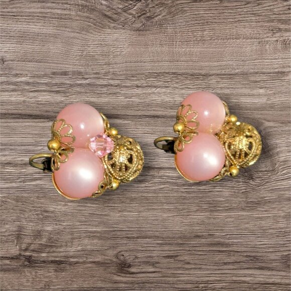 Vintage Pink Bead & Filigree Clip-On Earrings Costume Jewelry Retro Style - Picture 1 of 7